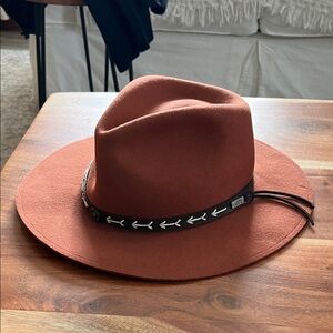 Connor handmade 100% wool hat medium